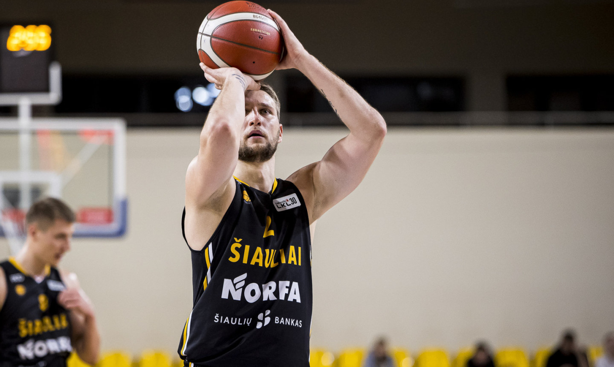 Įspūdingo puolimo mače – M. Varno karjeros šou, tritaškių lietus ir ...